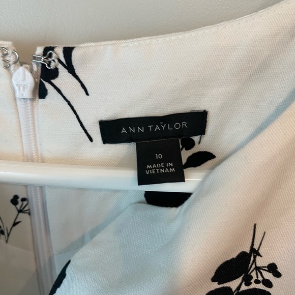 Ann Taylor White Black Floral Midi Dress Cotton Linen Blend Work Wear Size 10 - Picture 3 of 5